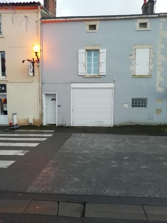 Joli Appartement, 1 Chambre, Au Coeur De Mouilleron St Germain Ngoại thất bức ảnh